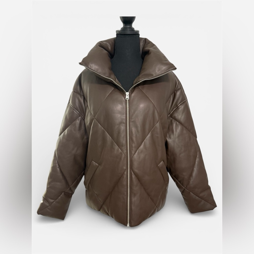 Abercrombie & Fitch Diamond Quilted Vegan Leather Oversized Puffer Coat Women M - Picture 3 of 13
